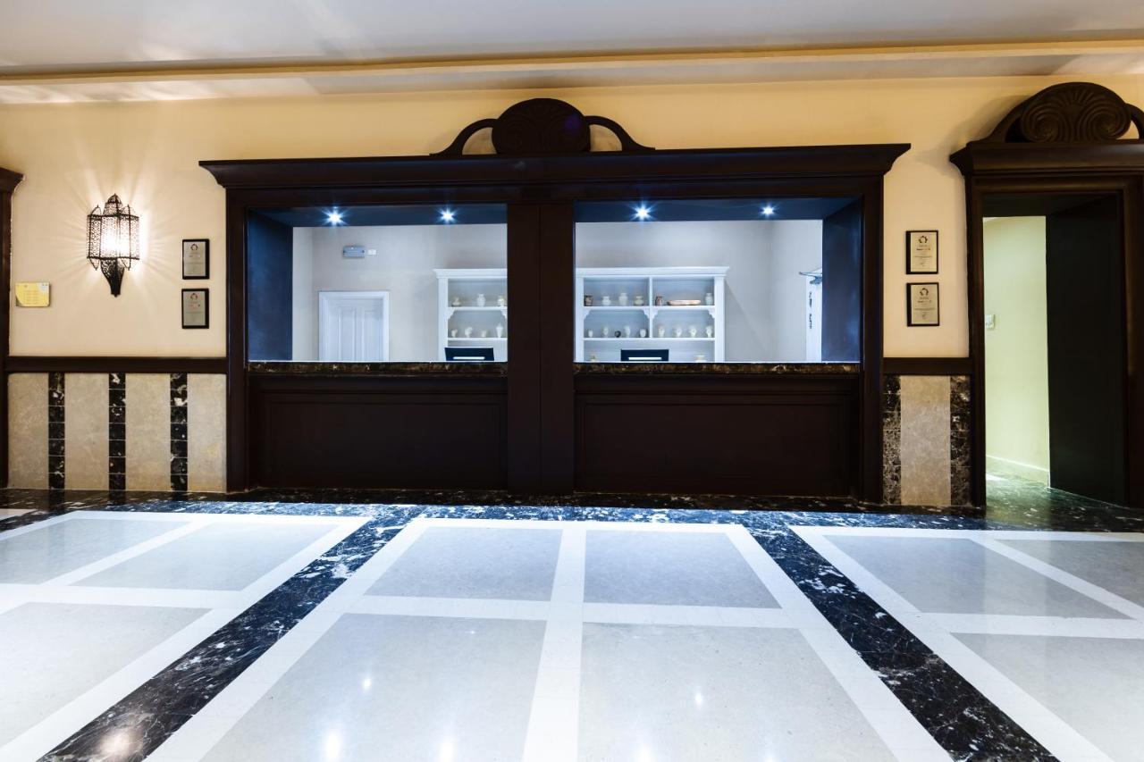 The Makadi Spa Hotel - Couples Only 18 Years Plus Hurghada Exterior photo The lobby of the hotel