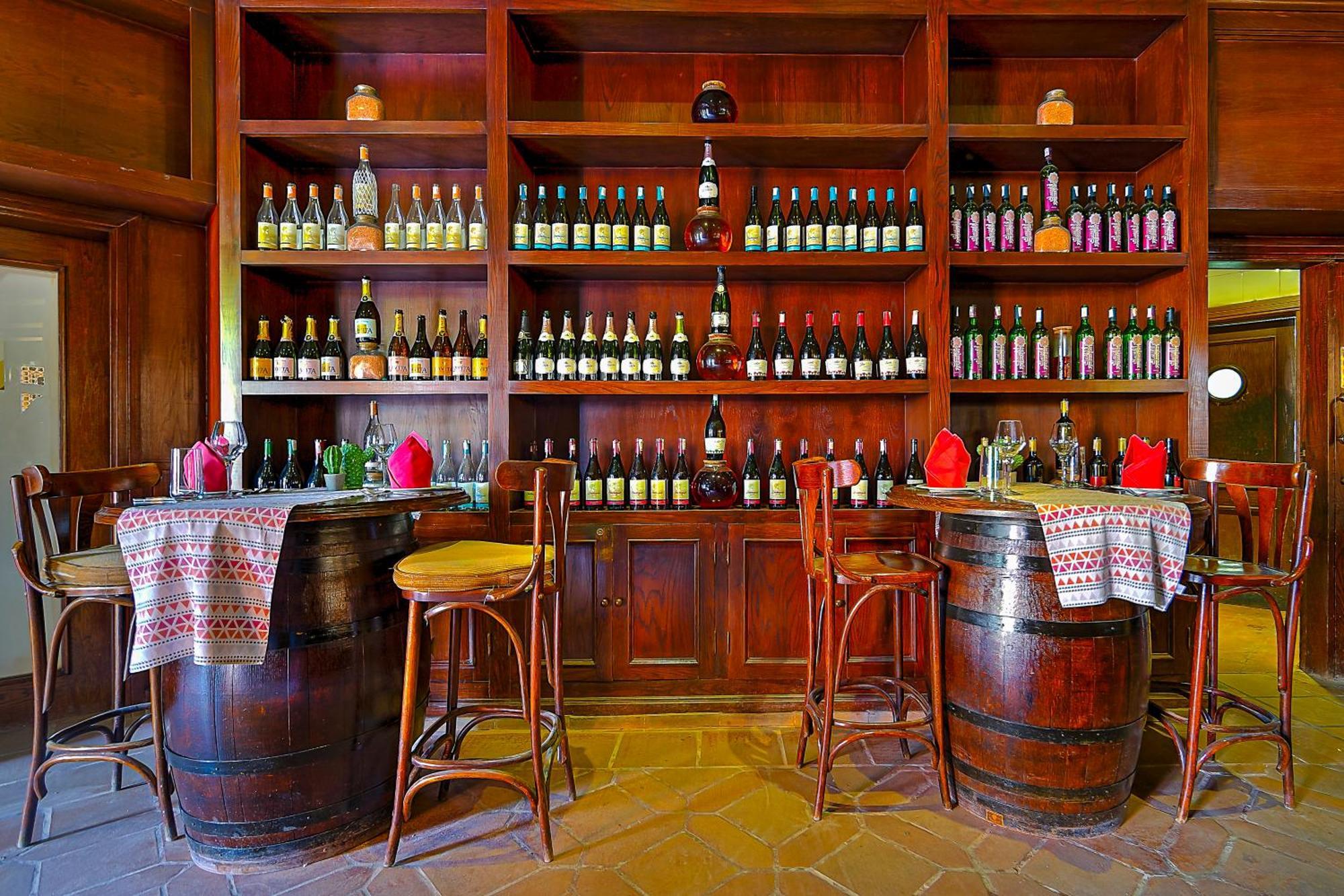 The Makadi Spa Hotel - Couples Only 18 Years Plus Hurghada Exterior photo A wine bar in Spain