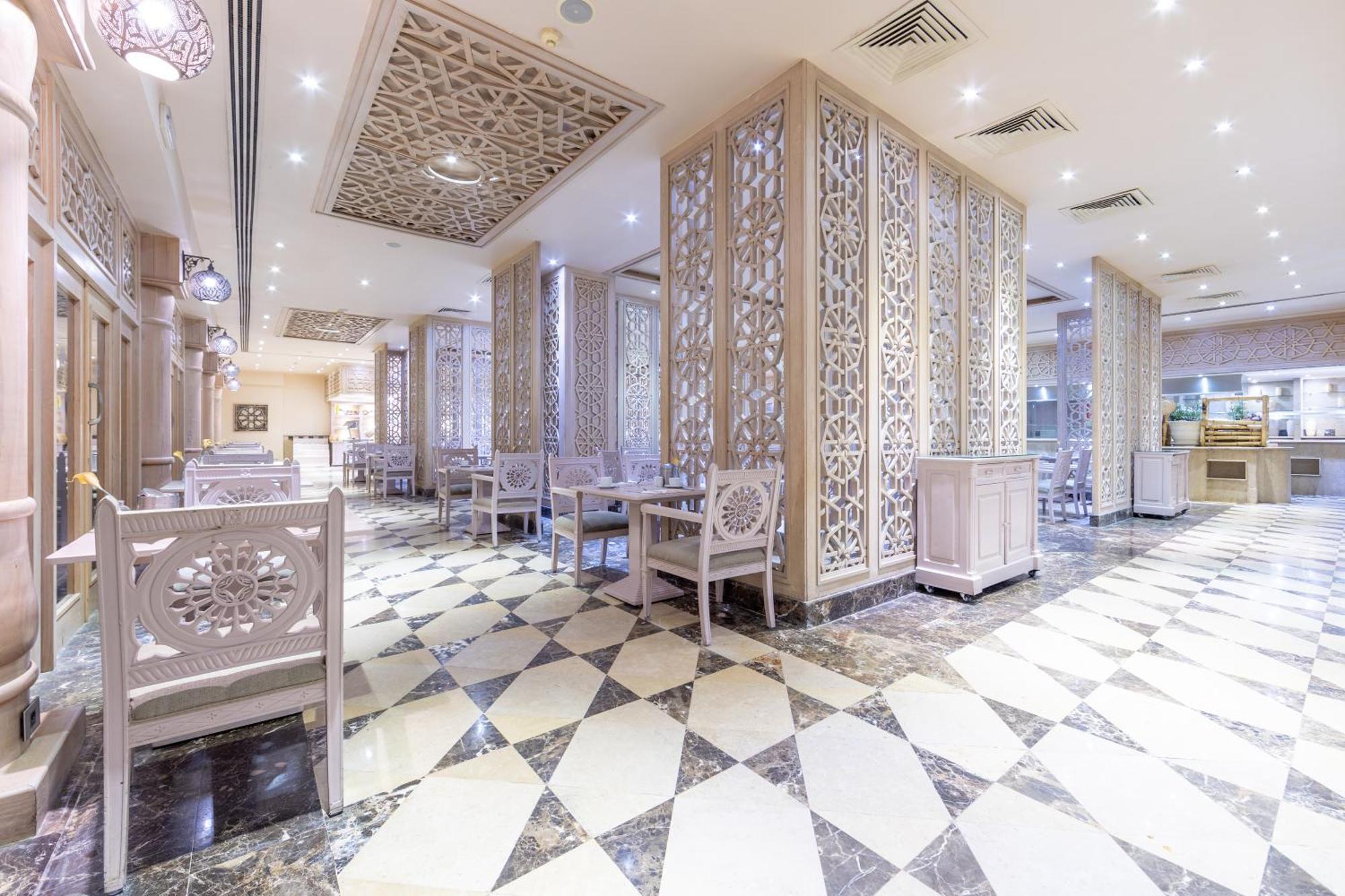 The Makadi Spa Hotel - Couples Only 18 Years Plus Hurghada Exterior photo The interior of the restaurant